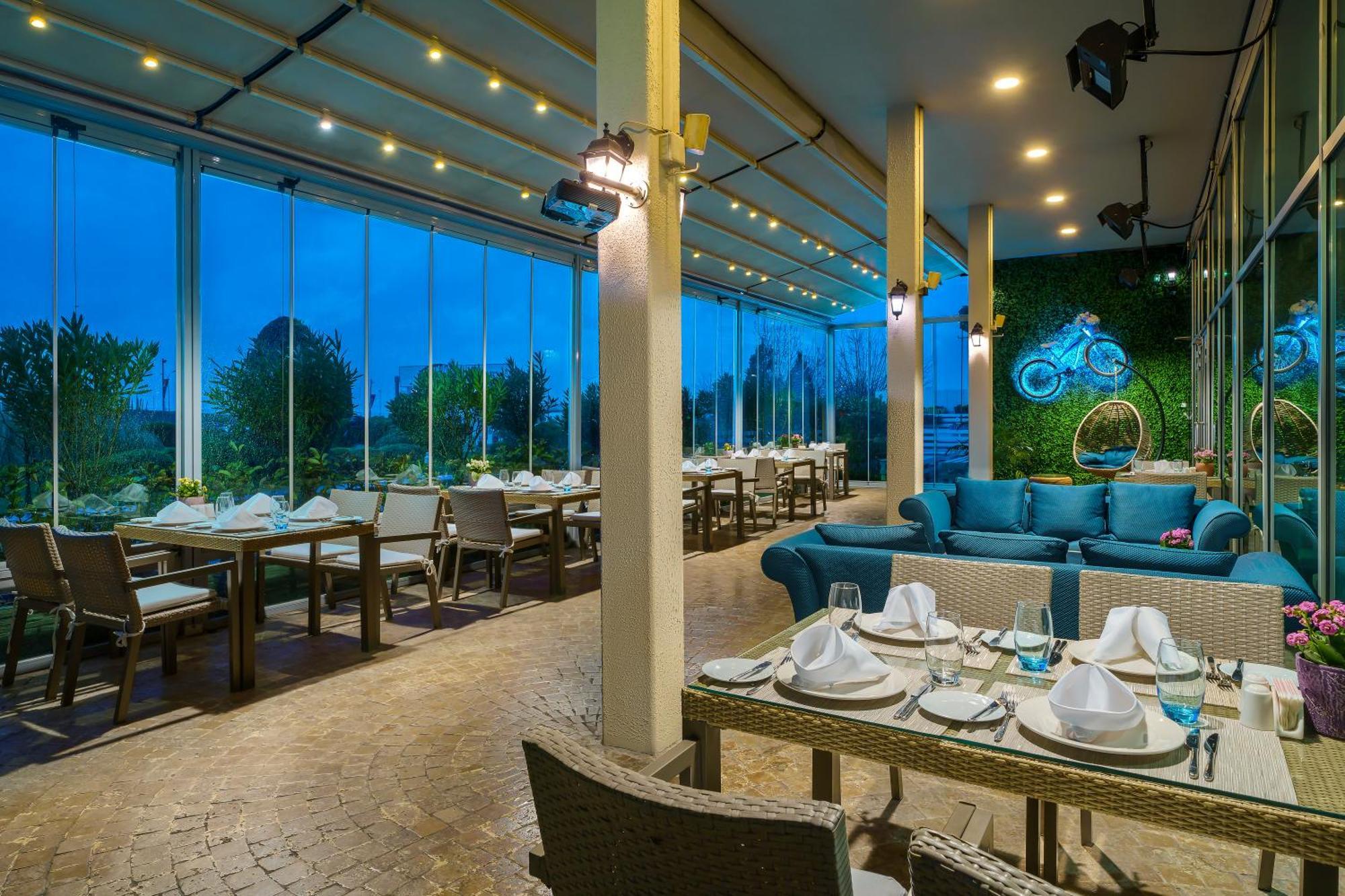 Kaya Istanbul Fair & Convention Hotel Exterior photo